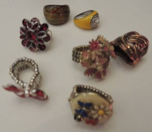 lot 150 image: 5 adjustable size rings a 2 at size7