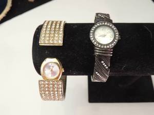 lot 183 image: 2 ladies fashion watches