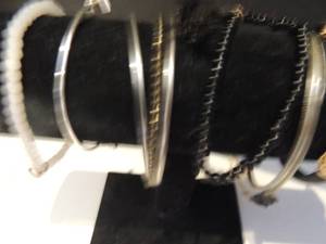 lot 272 image: 10 bracelets