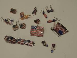 lot 196 image: 6 flag pins, 1 bracelet and 4 sets of earrings