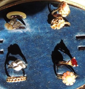 lot 234 image: 7 rings