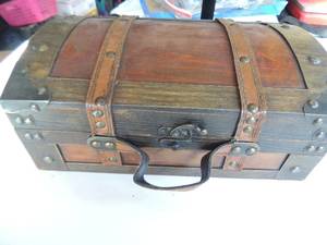 lot 292 image: Gents jewlery box with organizer tray inside