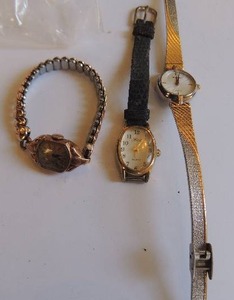 lot 105 image: 3 ladies watches- Herbros 15273 Silver gold, Elgin rose gold cracked crystal, LTD quartz no band