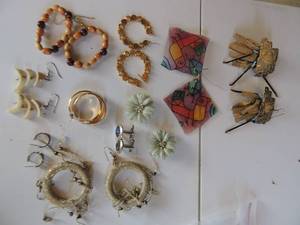 lot 58 image: Earrings pierced and clip x8 and 1 set of cufflinks