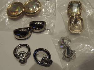 lot 40 image: Jewelry