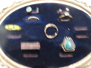 lot 290 image: 9 rings