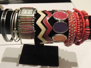 lot 250 image: 9 bracelets and 1 fashion watch