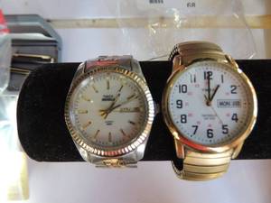lot 68 image: 2 Timex watches