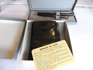 lot 64 image: Oleg Cassini Eel skin wallet NEW Pen & pencil set (previously engraved)