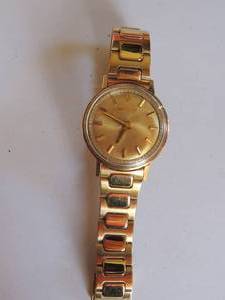 lot 103 image: Vintage Gold ACUTRON Mens watch Marked 18KT GOLD