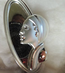 lot 303 image: Silver woman mirror broach