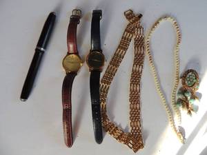 lot 307 image: 1 vintage fountain pen, 1 small pearl necklace, 1 vintage blue bead broach, 1 gold necklace and 2 watches 1 is sauce