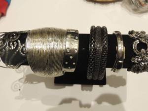 lot 270 image: 6 cuff bracelets