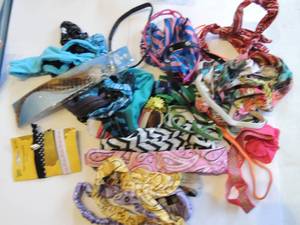 lot 232 image: Bag oh hair accessories