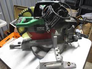 lot 5 image: HITACHI C12FDH, 12 Dual Bevel Compound Mitter Saw-Works