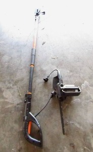 lot 160 image: Remington branch wizard pro Tree trimming extension electric chain saw