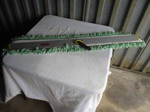 lot 182 image: Rubbermaid Commercial Products Dust Mop Cover With Quick Connect Frame- #Q449.