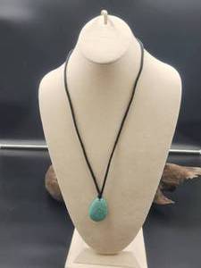 lot 49 image: Turquoise Necklace