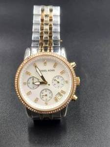 lot 7 image: Nice Michael Kors Ladies watch