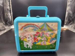 lot 11 image: Aladdin - My Little Pony Lunchbox with Thermos