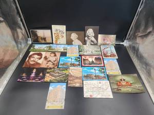 lot 54 image: Selection of vintage Postcards (B5)
