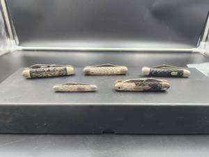 lot 93 image: Selection of pocketknives (B3)