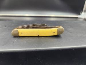 lot 245 image: Pocketknife (B3)
