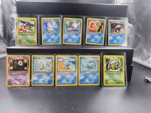 lot 62 image: Selection of Pokmon cards
