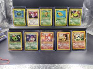lot 117 image: Selection of Pokmon cards
