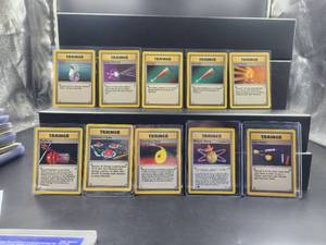 lot 147 image: Selection of Pokmon cards