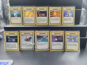lot 152 image: Selection of Pokmon cards