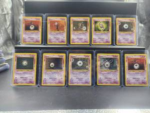 lot 172 image: Selection of Pokmon cards
