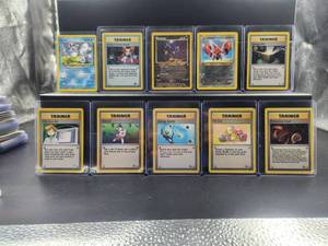lot 184 image: Selection of Pokmon cards