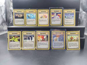 lot 228 image: Selection of Pokmon cards