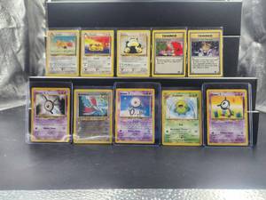 lot 236 image: Selection of Pokmon cards