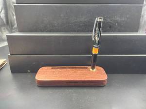 lot 105 image: BNSF ink pen in wood display case
