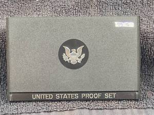 lot 200 image: 1977 United States Proof Set