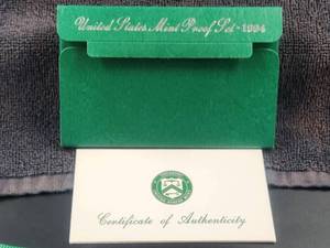 lot 222 image: 1994 U.S. Mint Proof Set Set