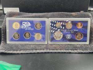 lot 206 image: 2002 United States Mint Proof Set - includes issued State Quarters