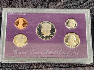lot 133 image: 1990 United States Mint Proof Set