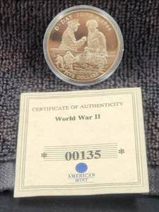 lot 195 image: 2001 World War II - $5 coin Liberia