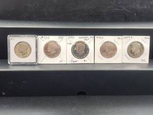 lot 174 image: Selection of Kennedy Half Dollars - 1972, 73S, 74S, 76S, and 1979S
