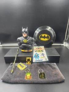 lot 108 image: Selection of DC Comics Batman items