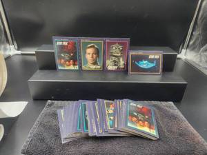 lot 114 image: 1991 Star Trek cards