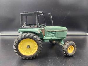lot 180 image: Ertl John Deere Tractor toy