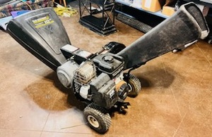 lot 2 image: Yard Machines by MTD 3-Way System 10hp Dedicated Chipper, Rake In Chute, &amp Drop in Hopper