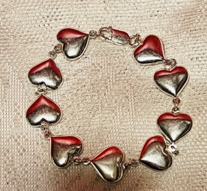 lot 20 image: .925 Sterling Silver Heart Bracelet