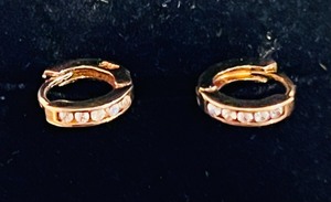 lot 24 image: Gold Toned .925 Sterling Silver Earrings WClear Stones