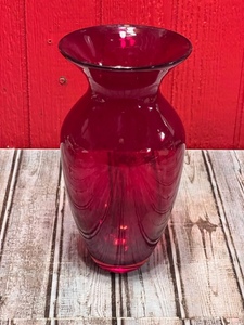 lot 37 image: 10-12 Miller Rogaska Chrystal Amberina Vase for Reed &amp Barton Poland