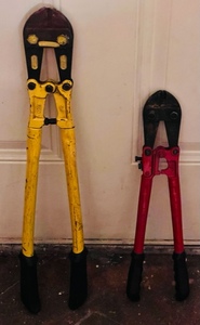 lot 41 image: 24 Workforce &amp 18 Unbranded Bolt Cutters